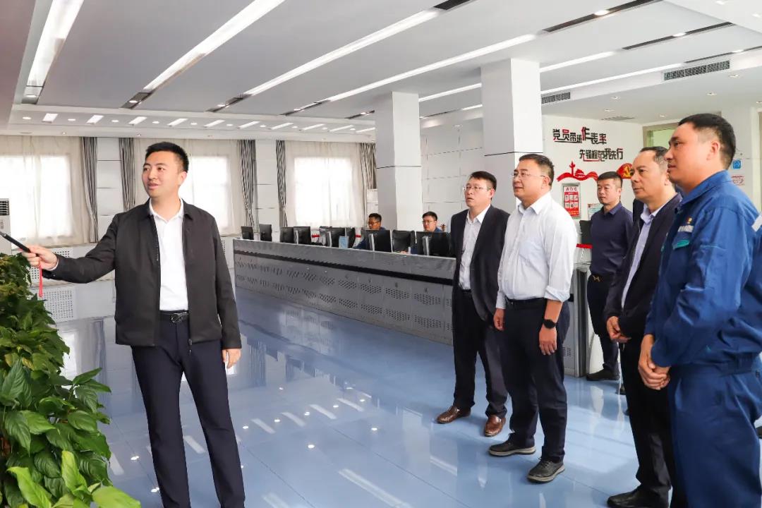 1635142967508913NX3b.jpg 1.jpg